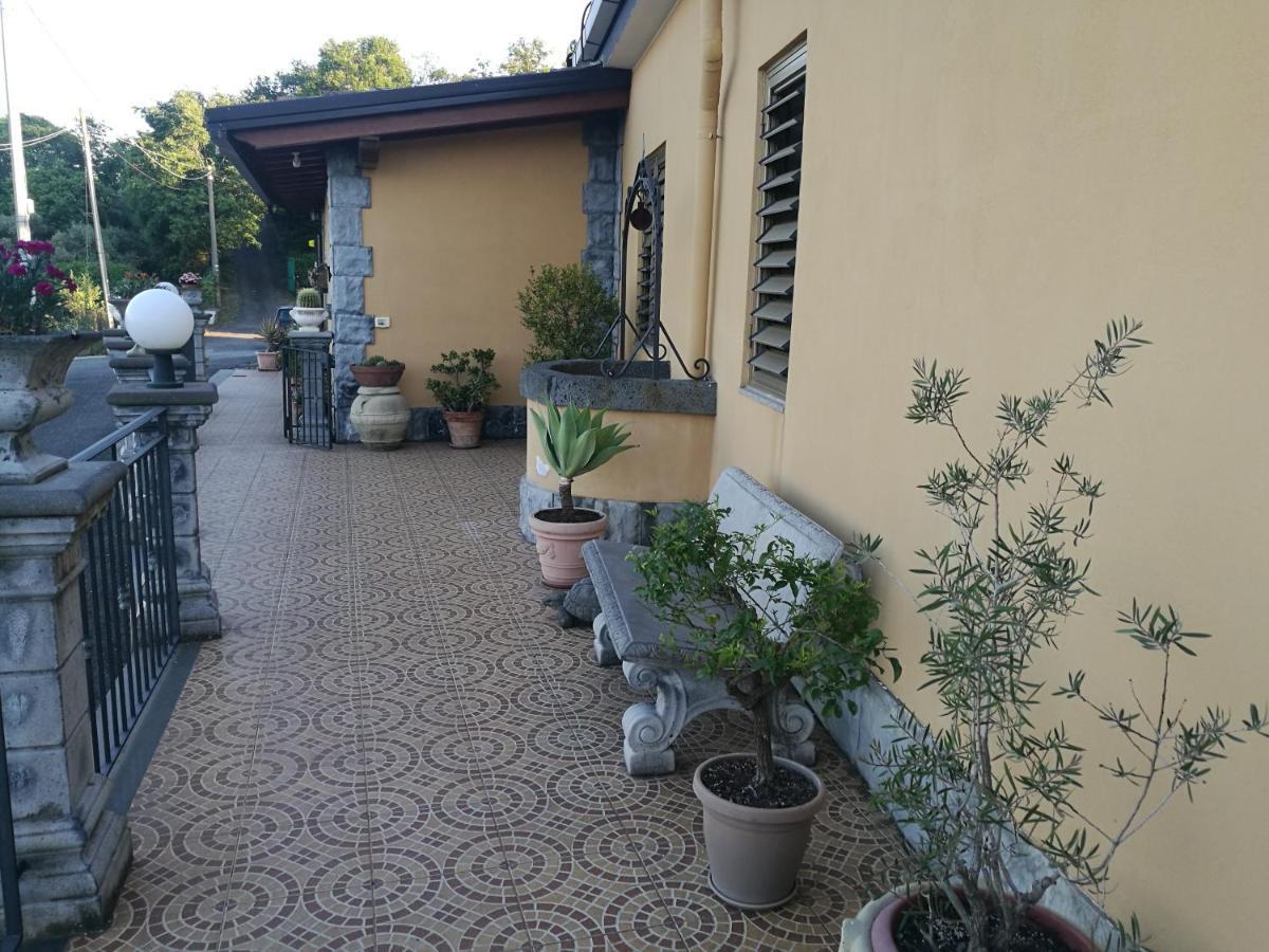 Casa Vacanza Tra Etna E Taormina Villa Ginevra Piedimonte Etneo Kültér fotó